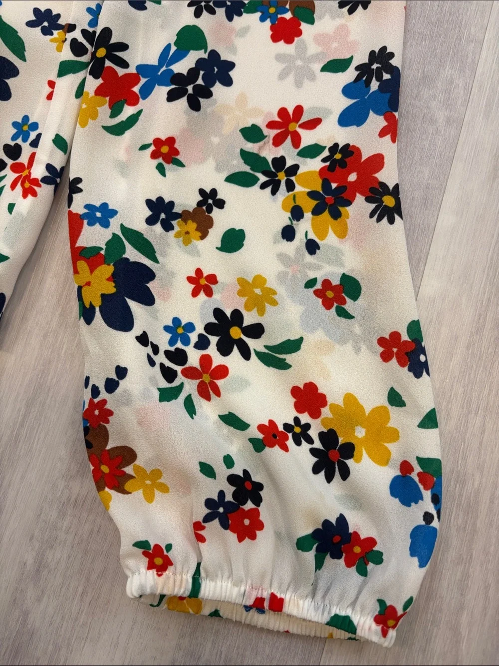 kate spade Blouse Cream Blue Red Floral Long-Sleeves with elastic size small